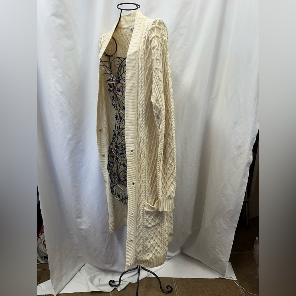 Banana Republic Extra Fine Italian Merino wool cream longline button down cardig - Picture 8 of 8